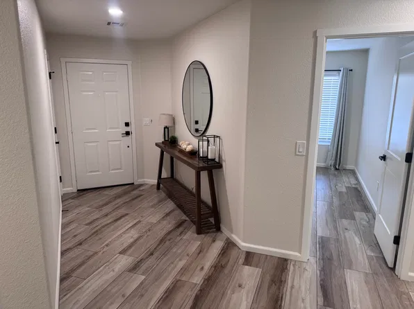 709 E Wildhorse Dr, Chandler, AZ 85286