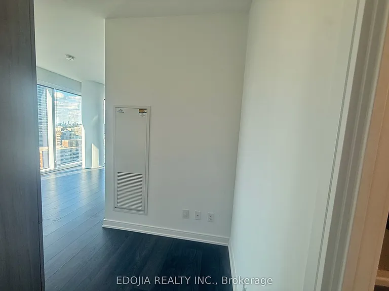 3 Gloucester St #3502 — Photo 5