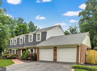 11933 Riders Ln, Reston, VA 20191