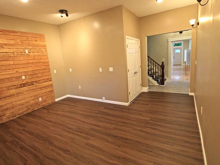 4536 Leo St — Photo 11