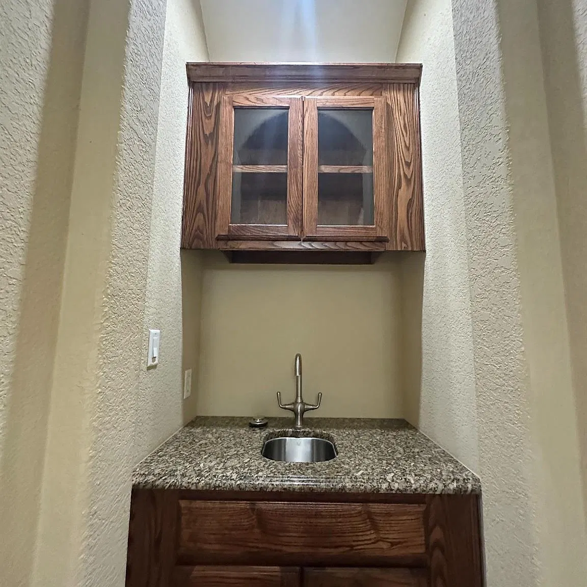 3 bed, 4.0 bath, 3102 sqft, $4,795 — Photo 4