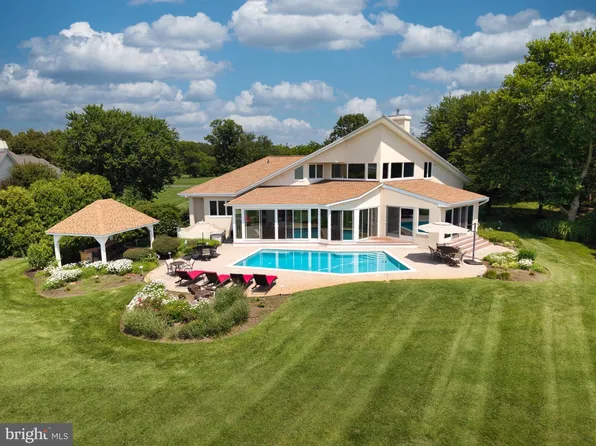 2882 Cox Neck Rd, Chester, MD 21619