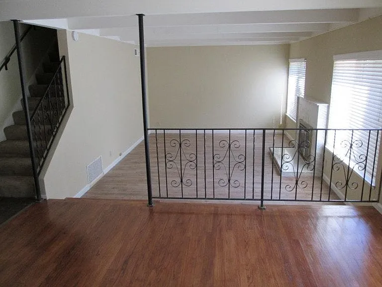 1288 Collins Ln — Photo 6