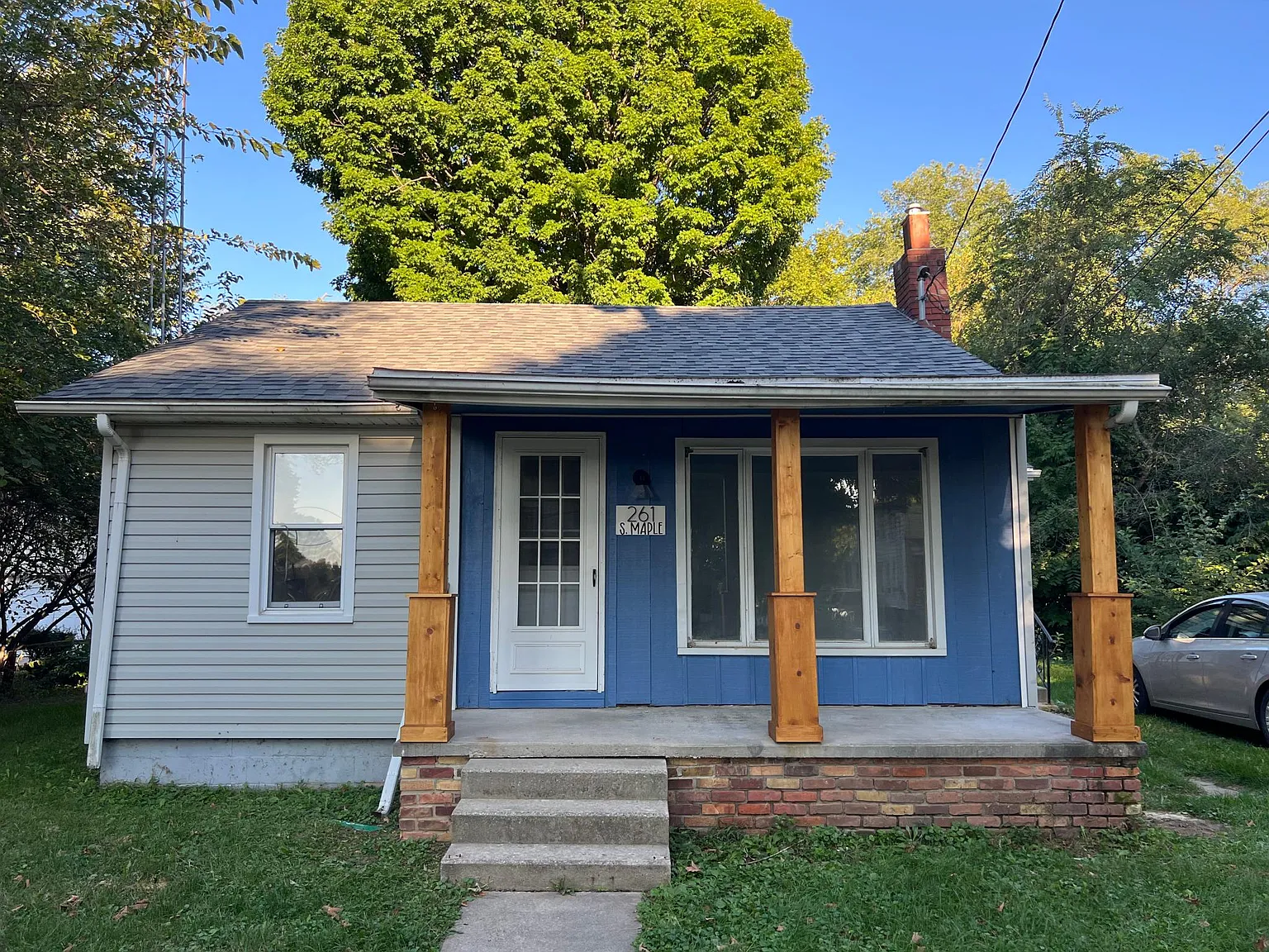 261 S Maple St photo 1