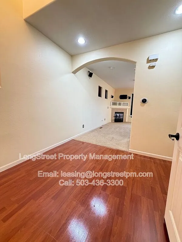 4 bed, 2.0 bath, 1707 sqft, $2,795 — Photo 2