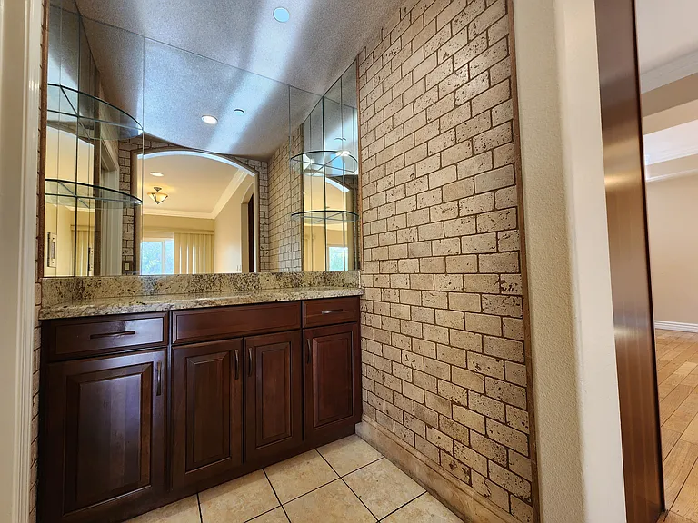 13620 Valerio St #10 — Photo 10