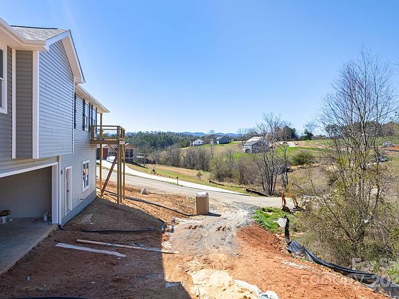 4th image of 932 Morlin Acres Dr