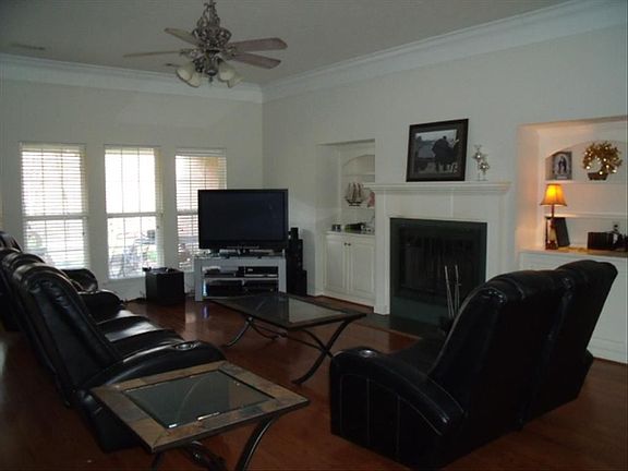 Great Room w/Hardwood