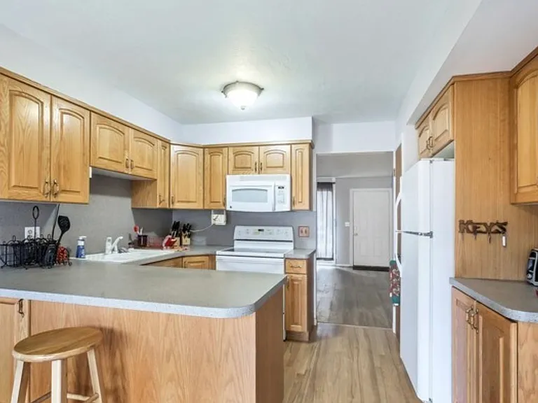 3142 W Havea Cir — Photo 2