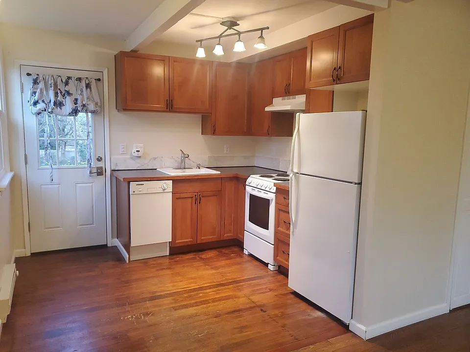 Apartment Availabile, near Children's Hospital and University of Washington