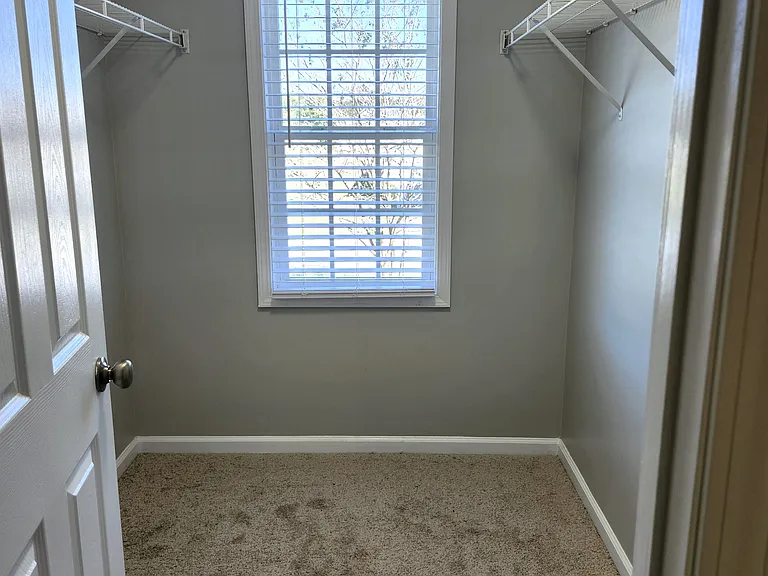 43 Derby Ln — Photo 20