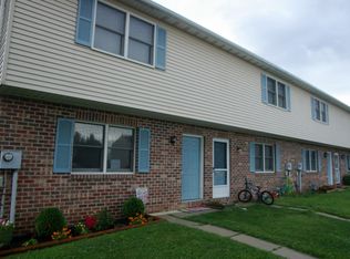 99 Conewago Dr, Hanover, PA 17331