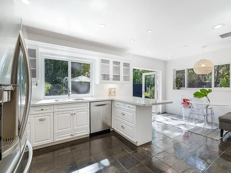 5100 SW 75th St — Photo 15