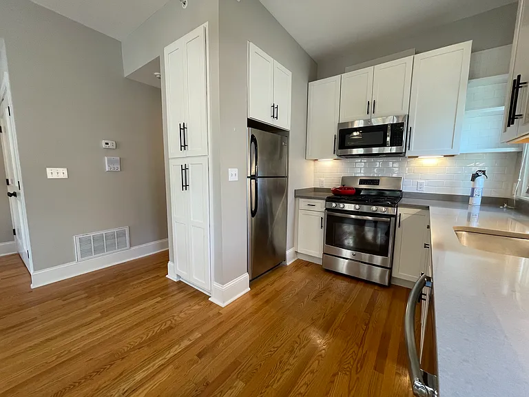 178 Brooks St #1 — Photo 6