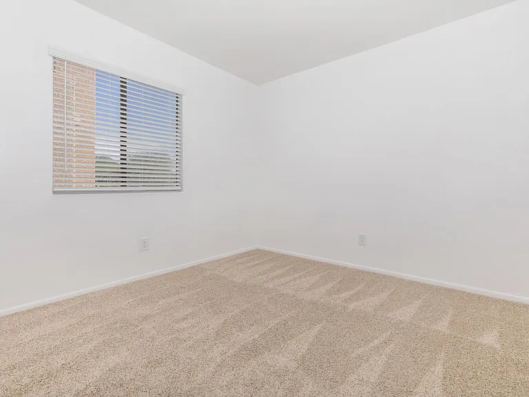 Broadmoor Apartments — Photo 11