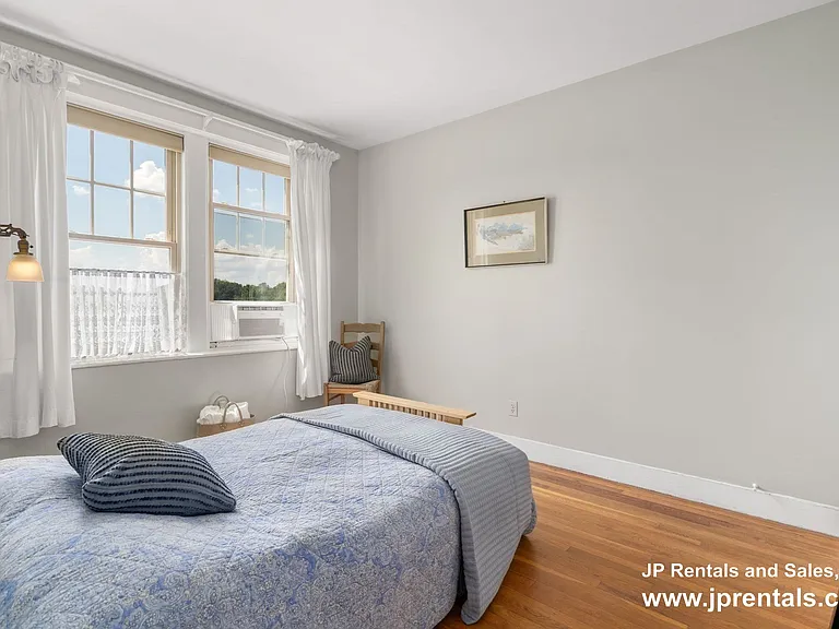 335 S Huntington Ave #12 — Photo 16