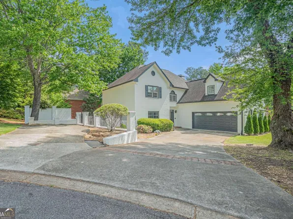 1751 Bergen Ct, Lawrenceville, GA 30043