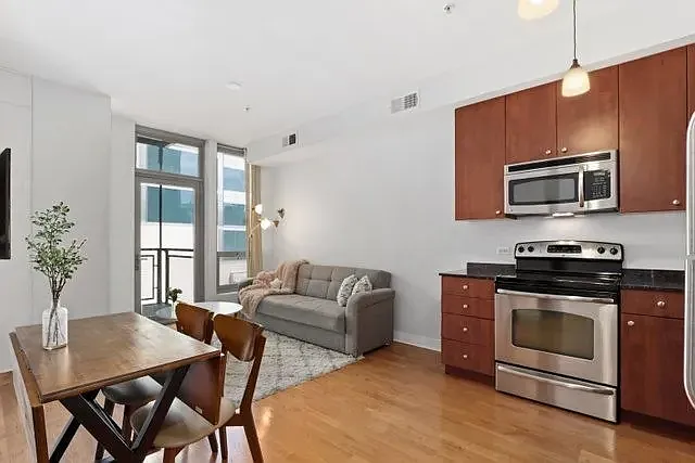 565 W Quincy St #1013 — Photo 3