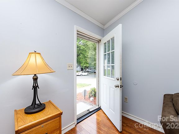 4th image of 8200 Meadowdale Ln