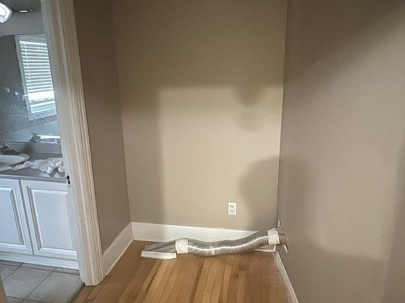 4th image of 7 Fairbairn St