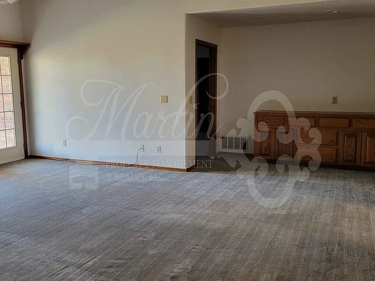 4303 N Bryan Ave — Photo 4