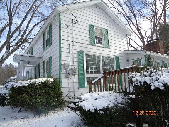 5th image of 110 E Birch St