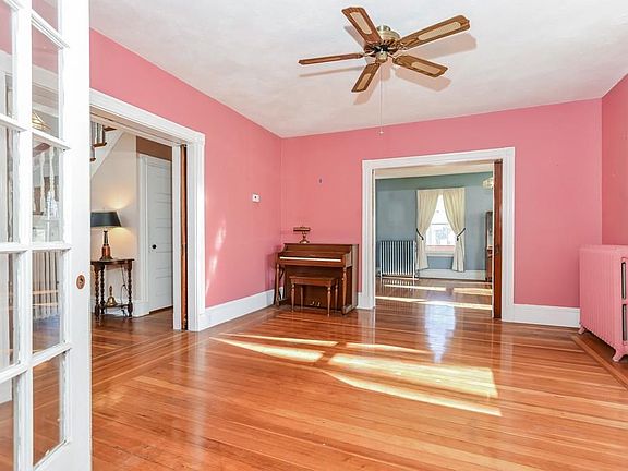 4th image of 34 Nichols St