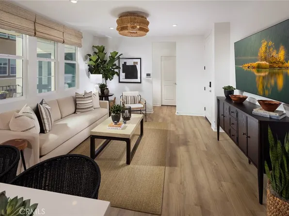 6137 Valentina Way Dr #203, Eastvale, CA 92880