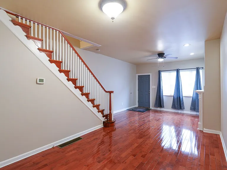 2022 S Opal St — Photo 2