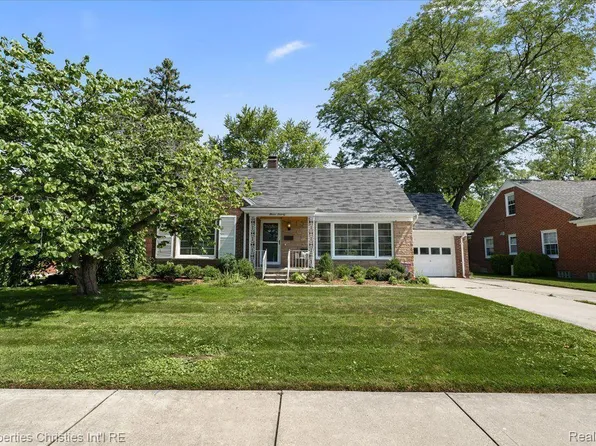1170 Elford Ct, Grosse Pointe Woods, MI 48236