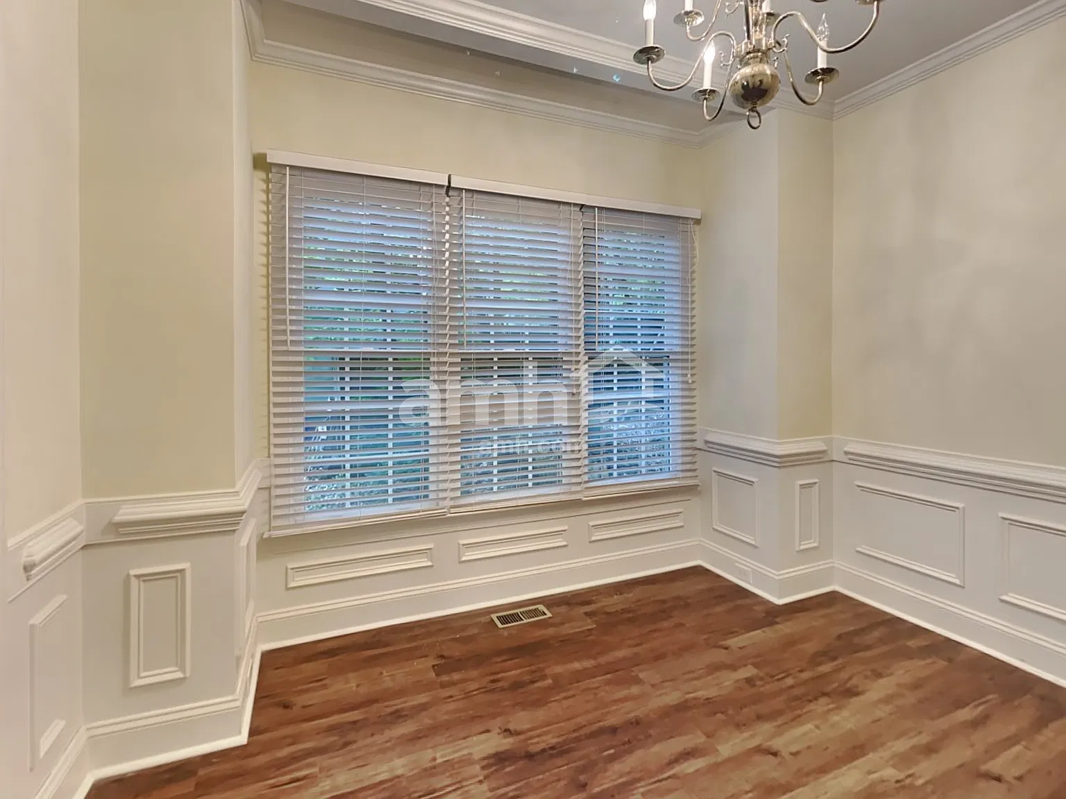 4 bed, 2.5 bath, 1680 sqft, $2,300 — Photo 4