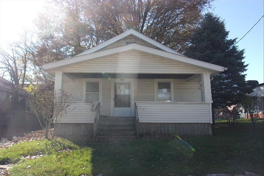 1st image of 174 Oakwood St
