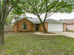 1401 Toplea Dr, Euless, TX 76040