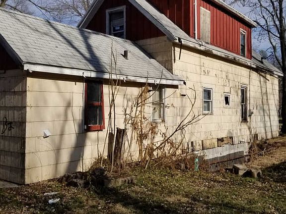 3rd image of 939 S Shelley St