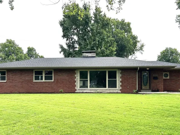 113 Winchester Dr, Belleville, IL 62223