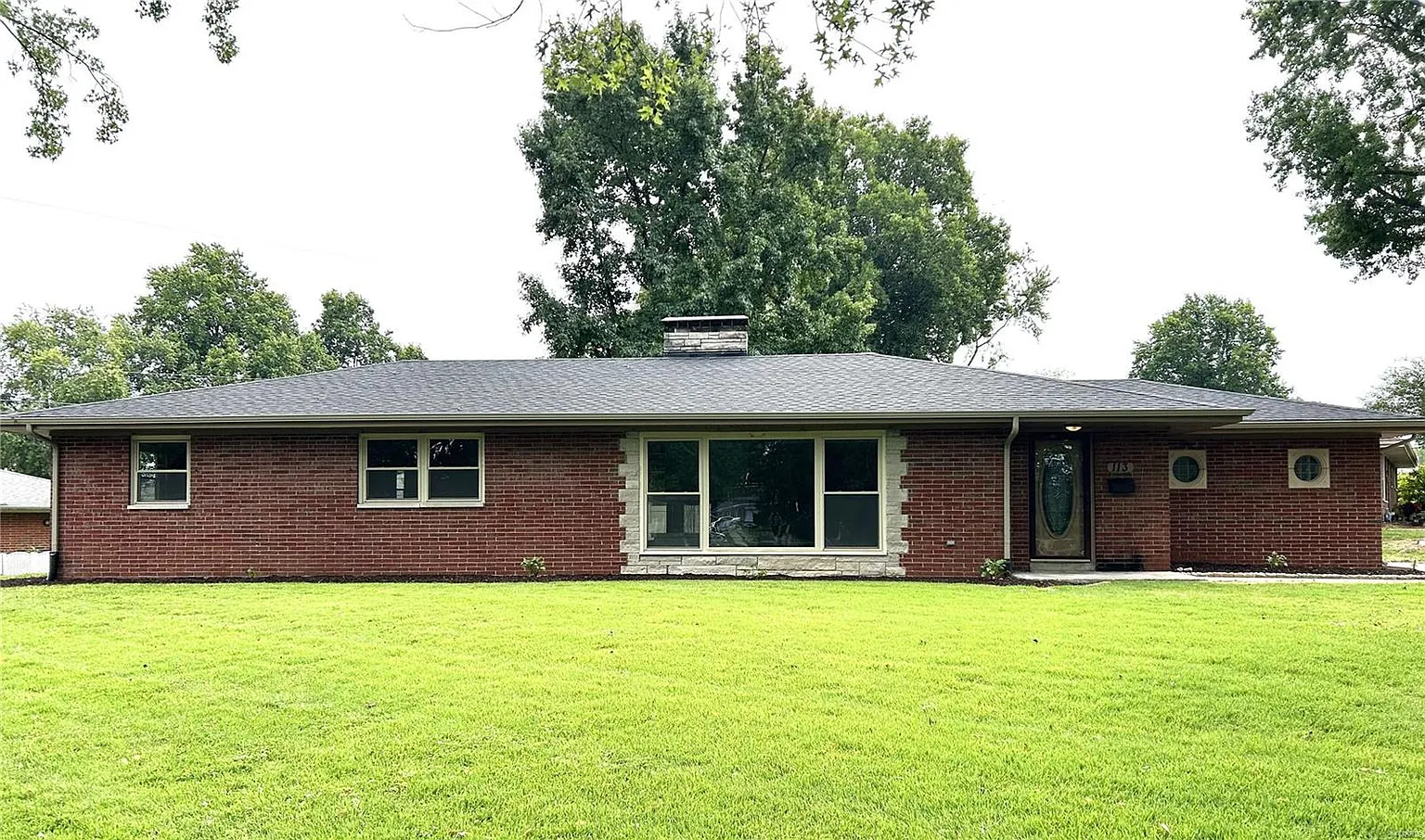 113 Winchester Dr photo 1