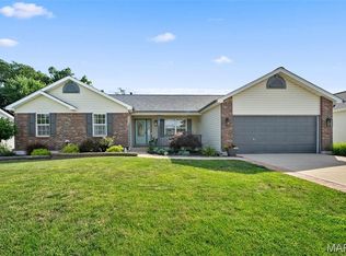 638 Big Bend Dr, Wentzville, MO 63385