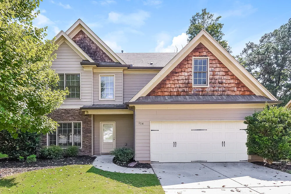 4 bed, 2.0 bath, 2206 sqft, $2,075 — Photo 1