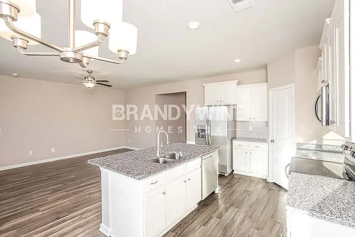 519 Glenmanor Dr — Photo 8