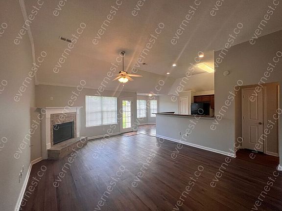 3rd image of 4201 Louden Dr