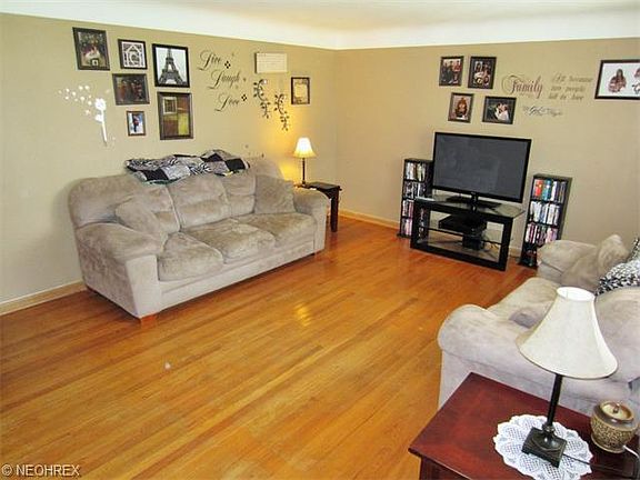 4th image of 42966 Haven Dr