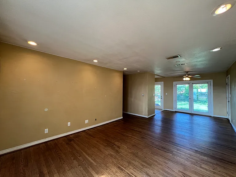 850 N Harbin Dr — Photo 2