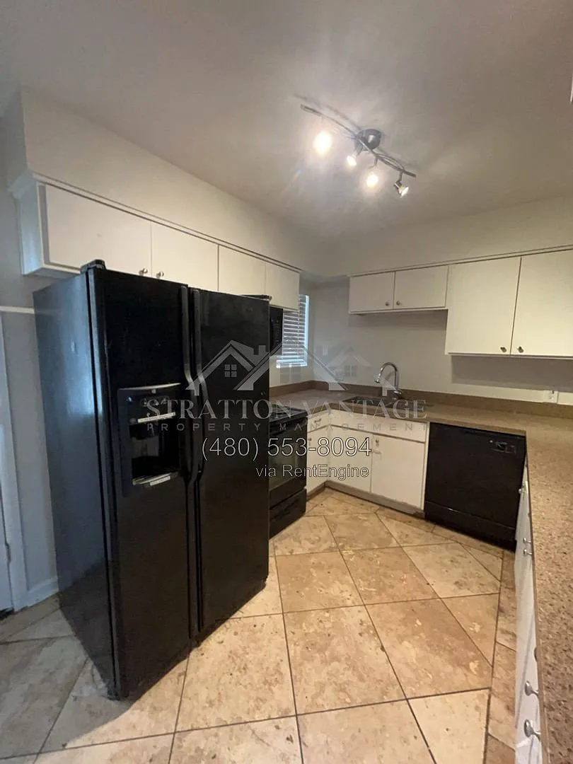 2 bed, 2.0 bath, 1281 sqft, $1,300 — Photo 4