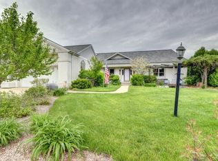 2906 Rutherford Dr, Urbana, IL 61802