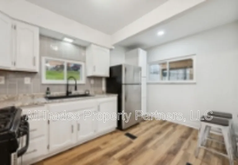 408 Chestnut St — Photo 3
