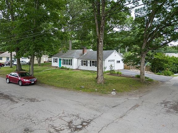 3rd image of 16 Zephyr Ln