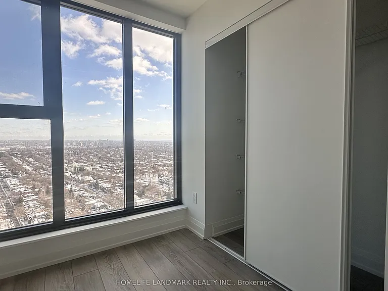 20 Soudan Ave #3203 — Photo 8