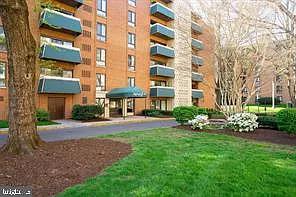 1 bed, 1.0 bath, 557 sqft, $1,750 — Photo 1