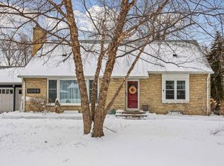 5009 Yvonne Ter, Edina, MN 55436