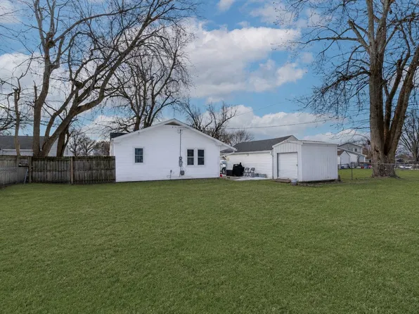 311 E 22nd St S, Newton, IA 50208